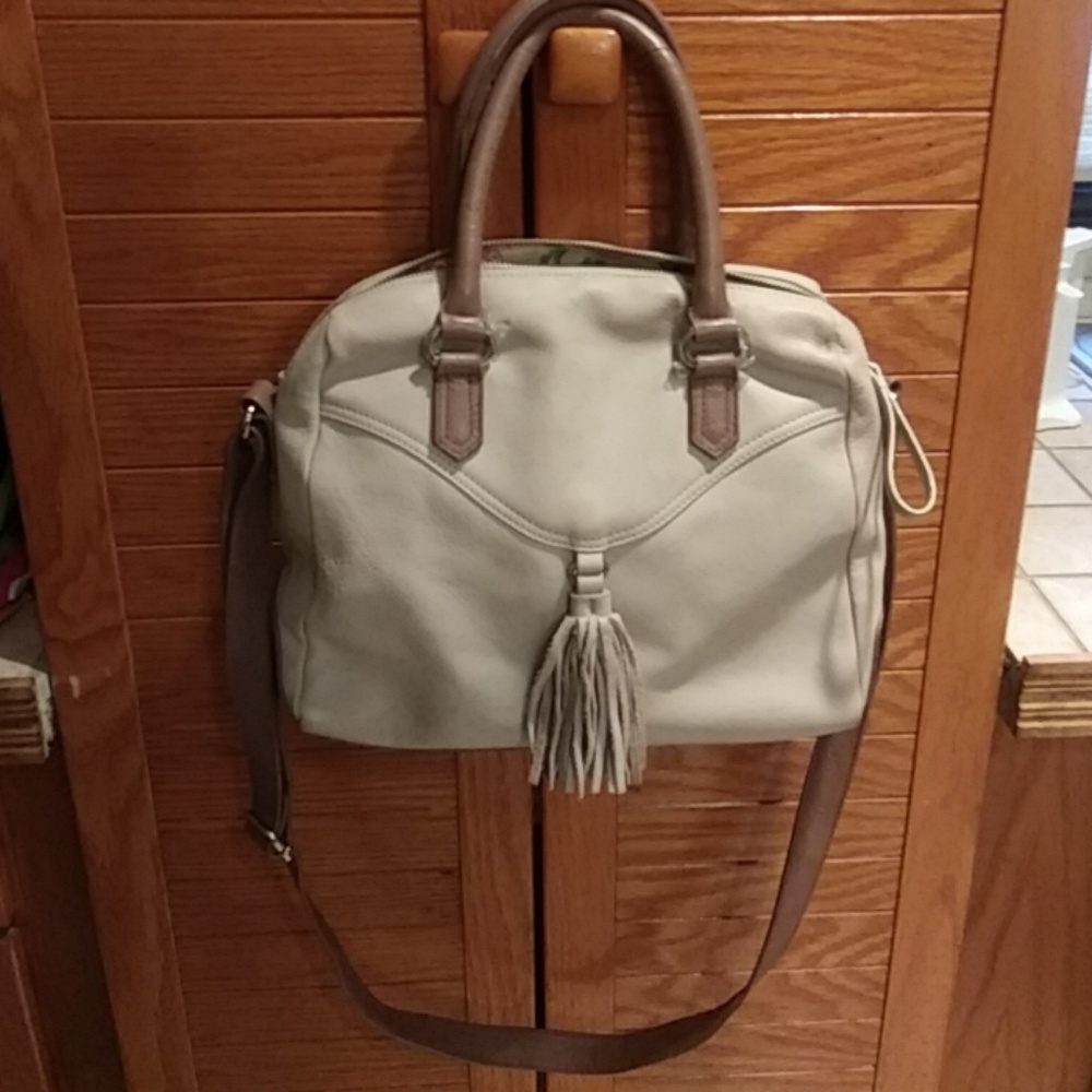 Vicenzo genuine leather bag.